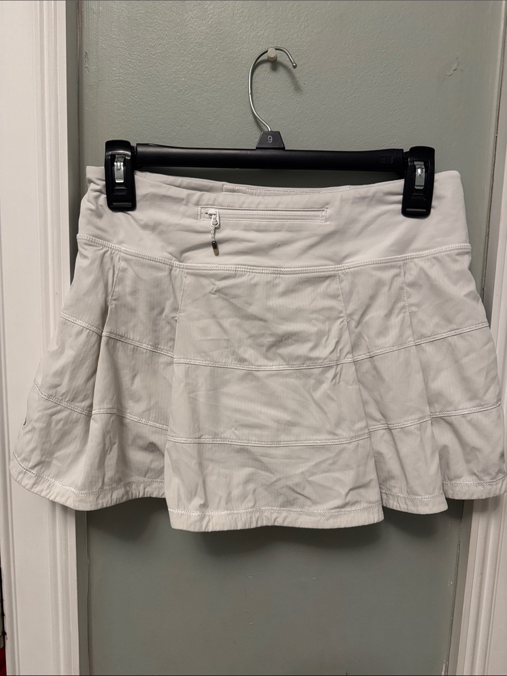 Lululemon skort - Picture 2 of 4